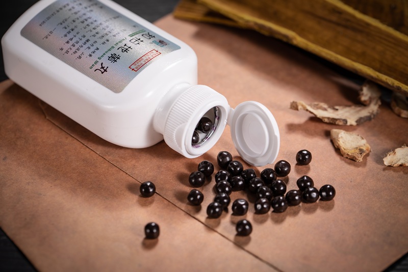 春季手脚蜕皮的秘密：古方知柏地黄丸巧解阴虚火旺之困