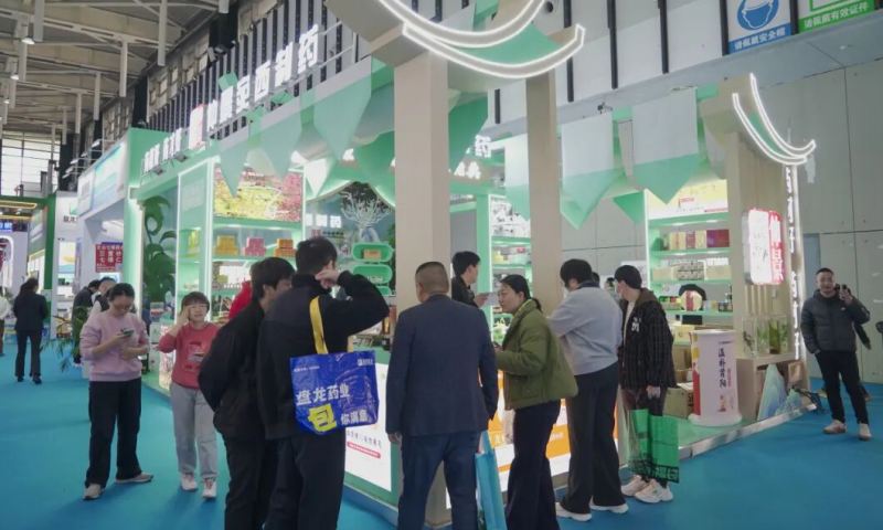 道地本草相邀：仲景宛西制药携“树上宝石”绽放第91届药交会