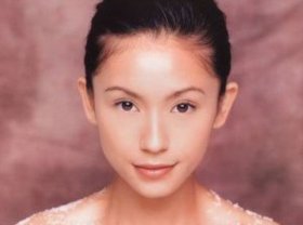 清晨保湿3步骤：变水润美女