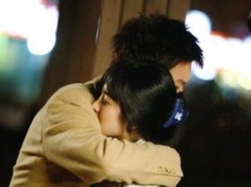 野蛮女友过时 男人爱“傻”女人