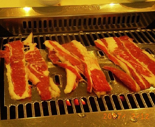吃烤肉用点番茄酱可减少对人体伤害