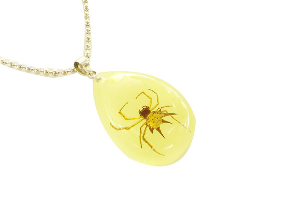 佩戴琥珀饰品的好处 活血安神又利尿