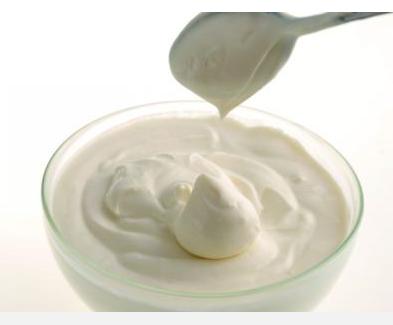 喝酸奶不妨加点脱脂奶粉